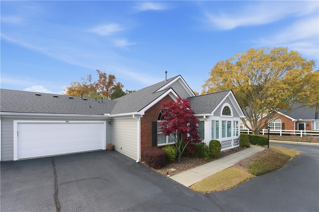 945 BURNT HICKORY Circle NW 8