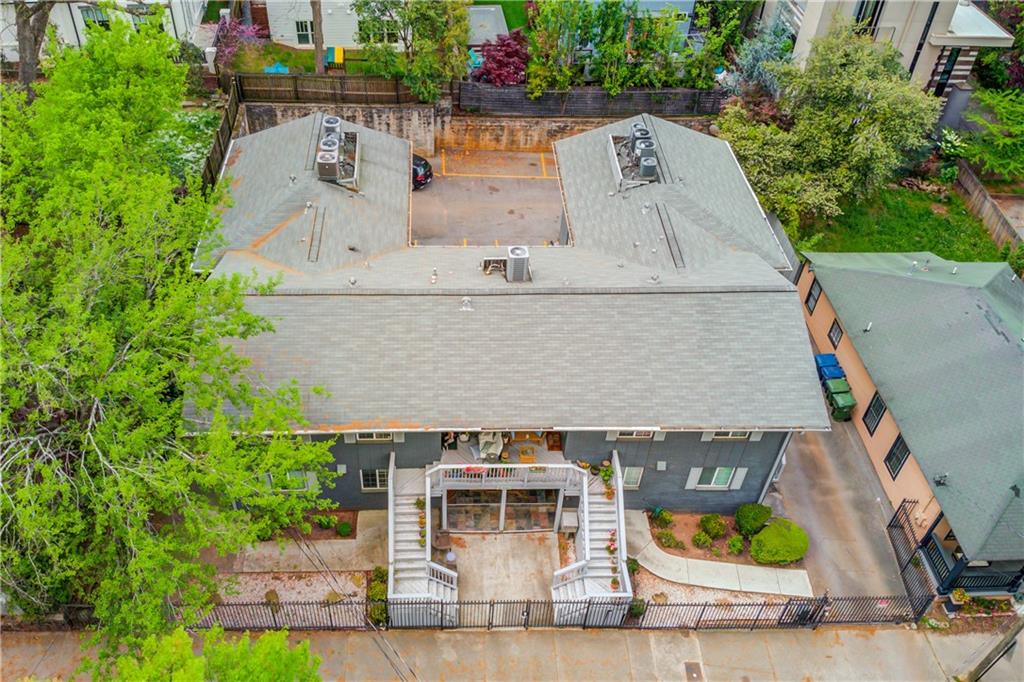 210 Sampson Street NE 8