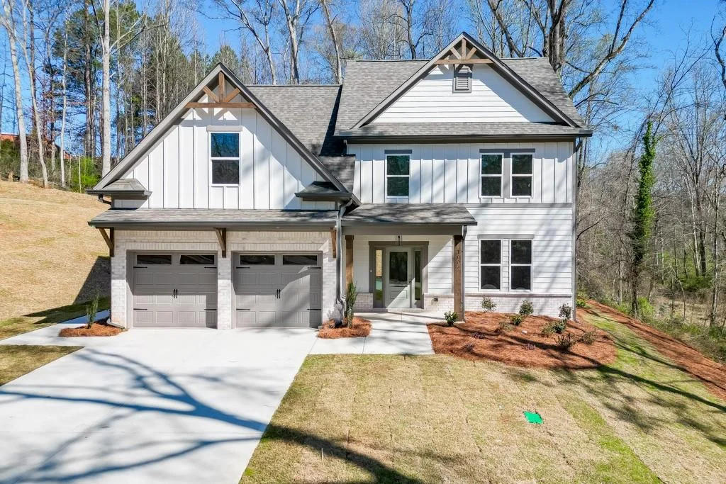 1003 Lakeview Dr