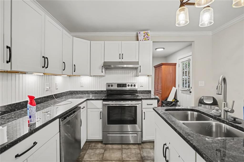 5135 Pinecrest Drive Southwest