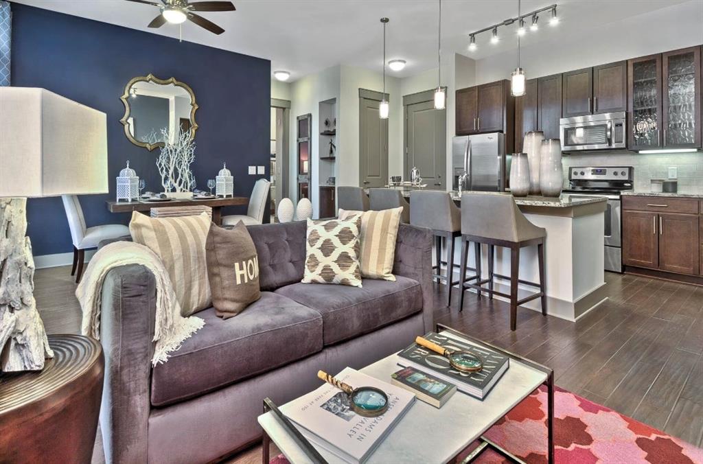 4600 Roswell Road 365