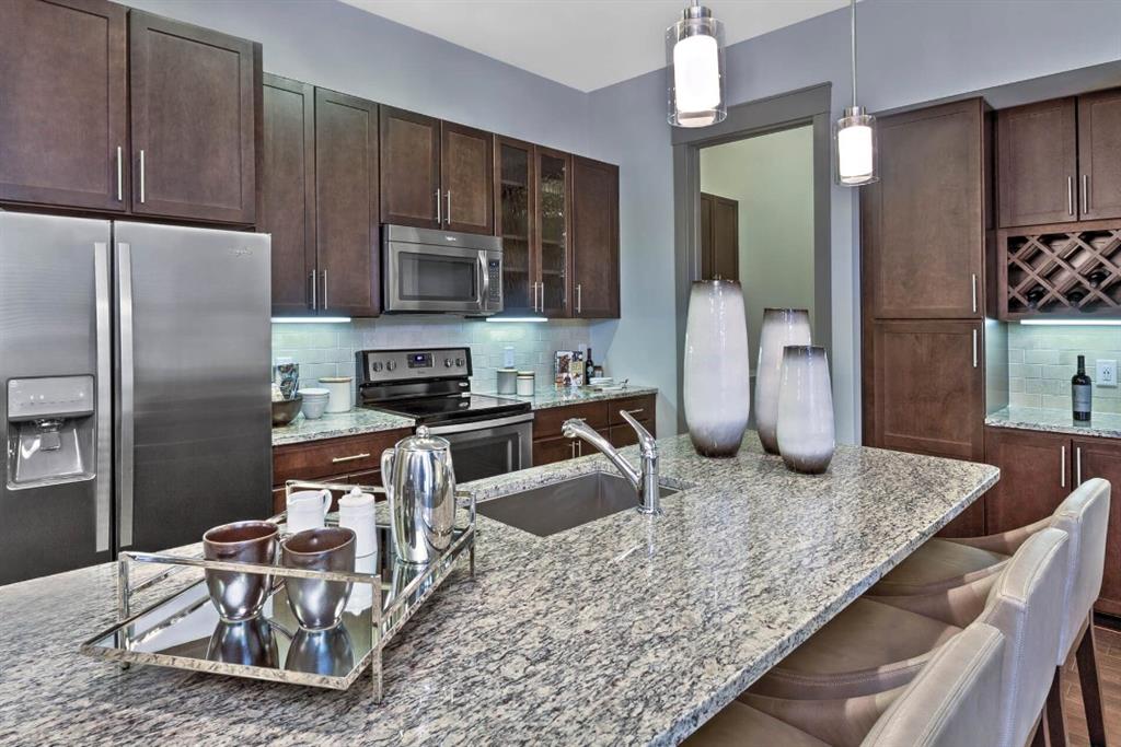 4600 Roswell Road 365
