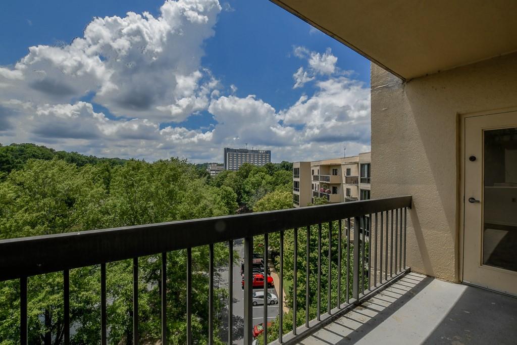1800 Clairmont Lake 724