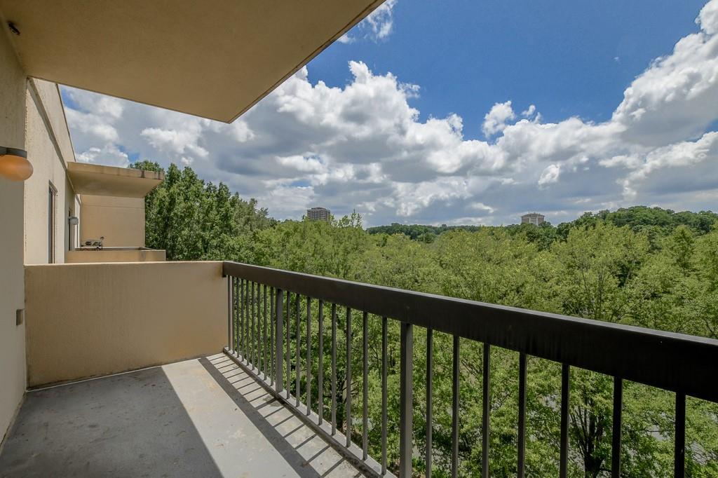 1800 Clairmont Lake 724