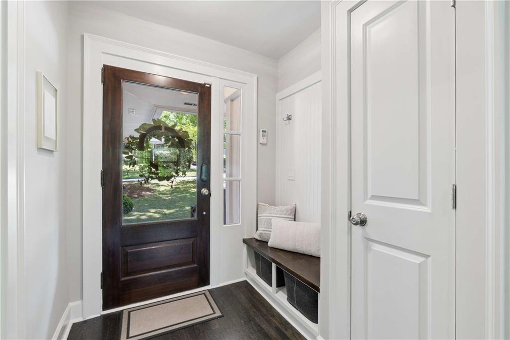 2304 Pembrook Place NE