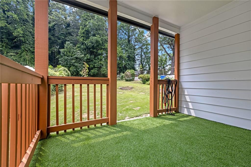 656 S Elizabeth Place NW