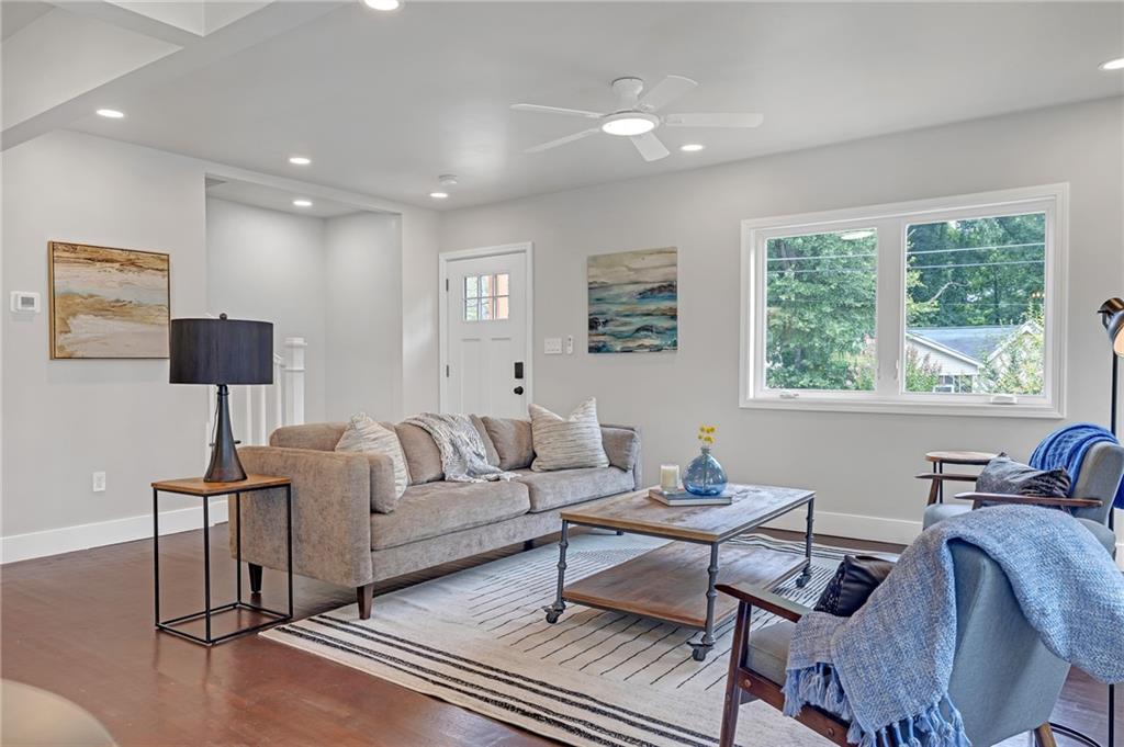 656 S Elizabeth Place NW