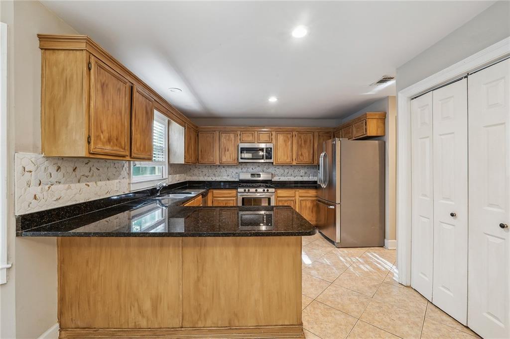 Whispering Oaks - Residential Lease