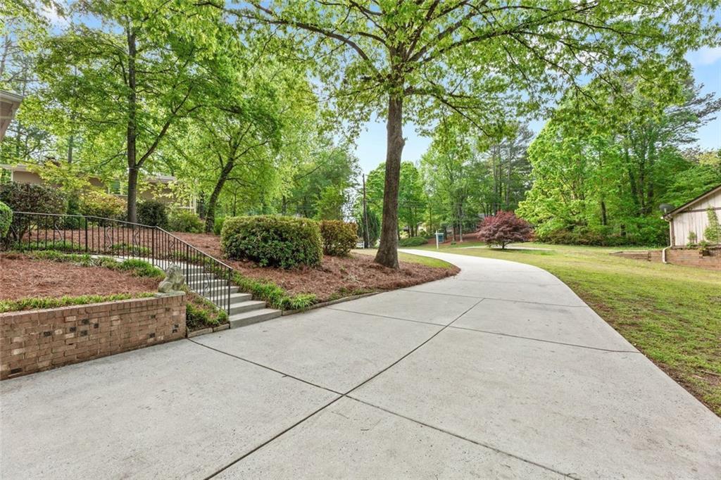 2488 Fontainebleau Drive