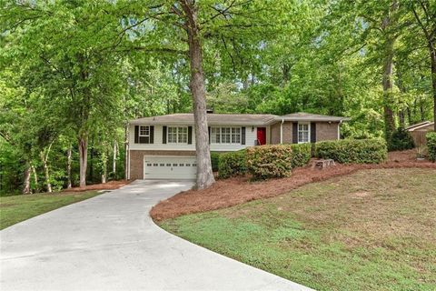 2488 Fontainebleau Drive Dunwoody GA 30360