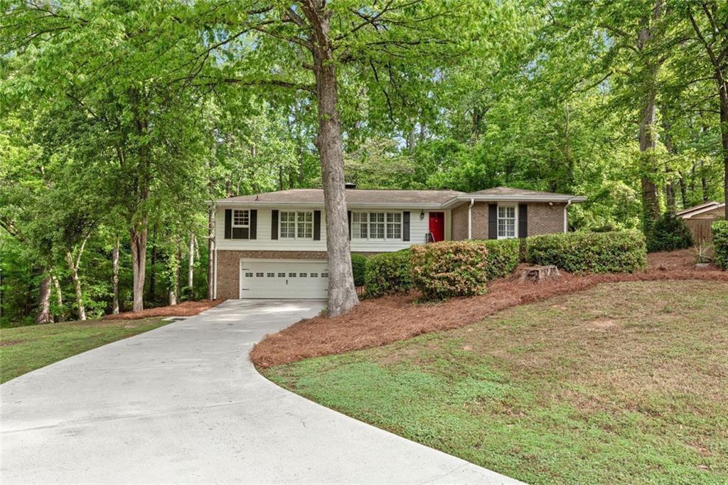2488 Fontainebleau Drive, Dunwoody, Georgia image 1