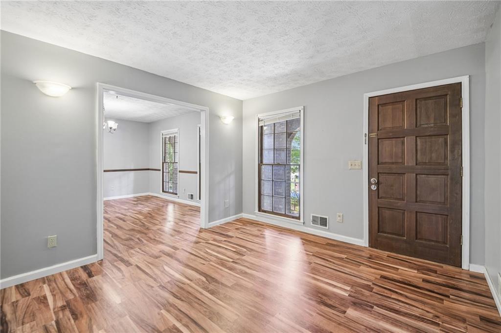 667 Kingswood Court
