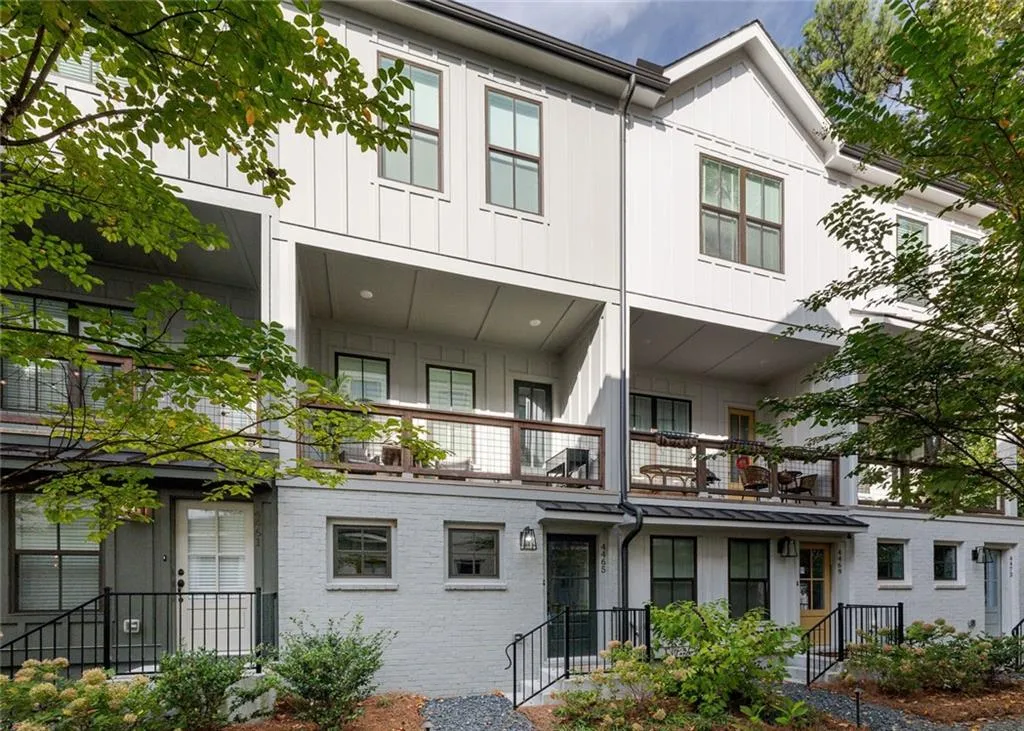 Atlanta, Georgia 30342, United States, 2 Bedrooms Bedrooms, ,3 BathroomsBathrooms,Residential,Active,223034