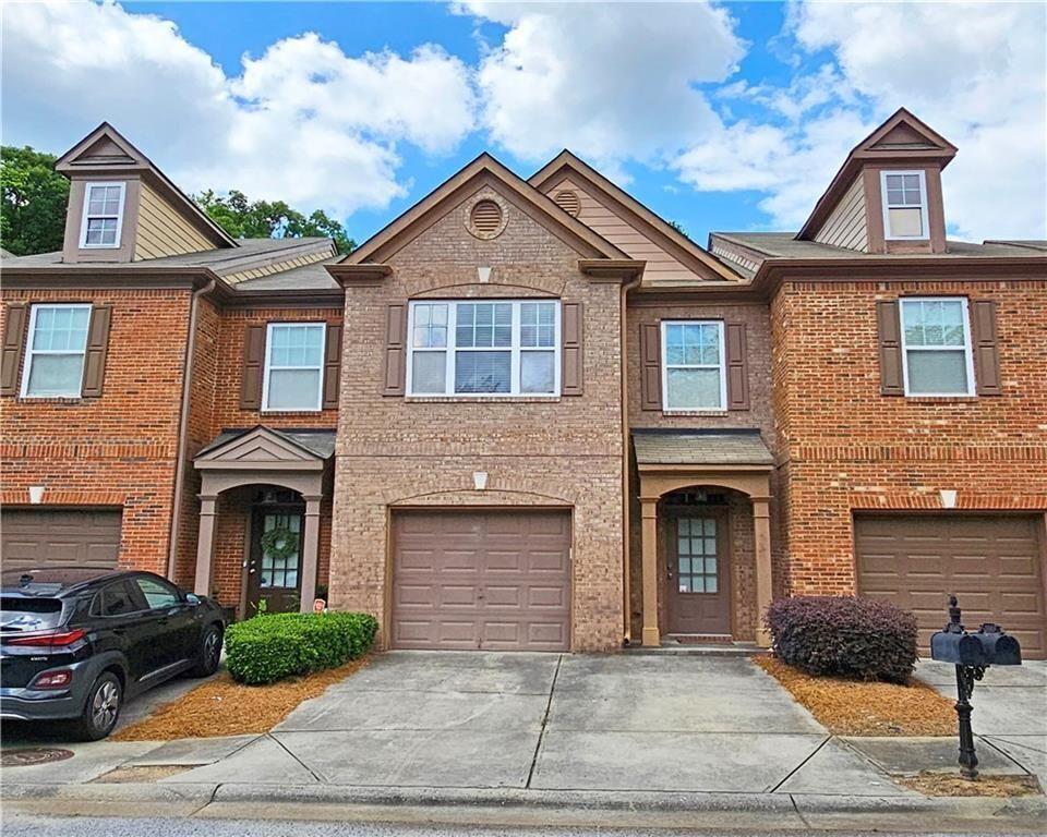 Recently updated with Fresh Paint And Recent Carpet, This Spacious 3 Bedroom 2.5 Bath Home With One Car Garage is a Dream Come True For This Price and Location! Open Concept Living Room, Opens to Private Back Patio, And Main Floor Features Spacious Kitchen With Nice Size Pantry, Separate Dining Room, and a Half Bath. Be Prepared to be Wowed with the Oversized Master Bedroom With Walk in Closet, And a Very Spacious Master Bathroom That Has a Separate Tub And Shower. No one gets cheated in this Lovely Home, as the Secondary
bedrooms are both very large and spacious as well. Come to see this Updated Townhome that Won't last long at This Location!
Just Minutes to I-285/85, Dunwoody, Chamblee, Peachtree Corners, & Brookhaven!