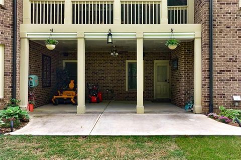 A home in Dacula