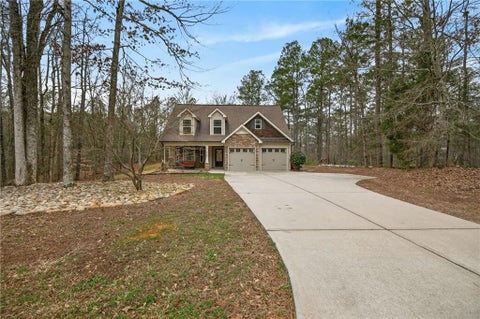 Homes For Sale - 3131 Sweetbriar Drive<br/> Villa Rica, GA 30180