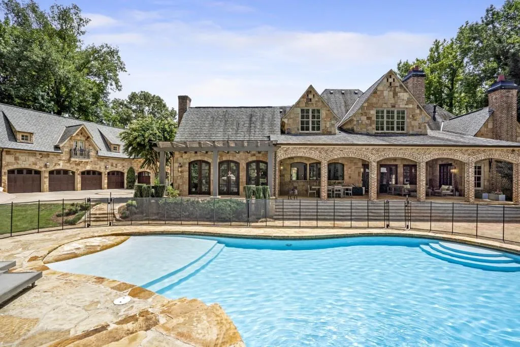 Marietta, Georgia 30067, United States, 7 Bedrooms Bedrooms, ,8 BathroomsBathrooms,Residential,Active,110386