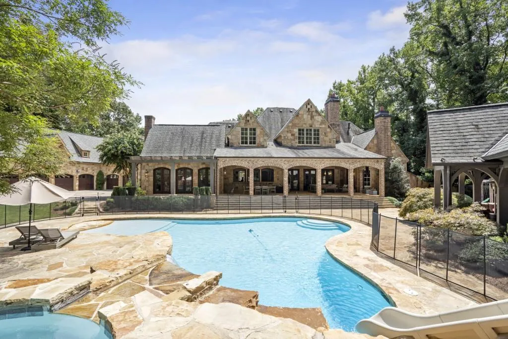 Marietta, Georgia 30067, United States, 7 Bedrooms Bedrooms, ,8 BathroomsBathrooms,Residential,Active,110386