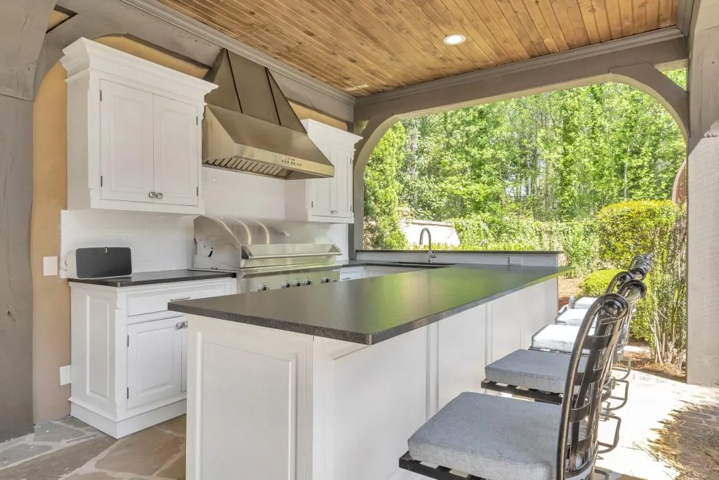 Marietta, Georgia 30067, United States, 7 Bedrooms Bedrooms, ,8 BathroomsBathrooms,Residential,Active,110386