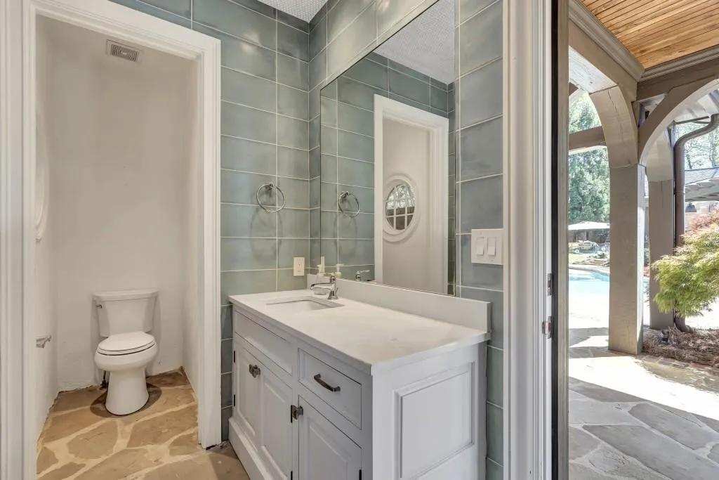 Marietta, Georgia 30067, United States, 7 Bedrooms Bedrooms, ,8 BathroomsBathrooms,Residential,Active,110386