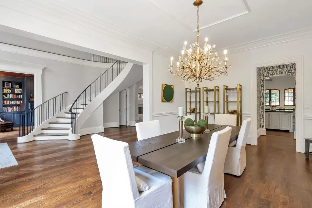 Marietta, Georgia 30067, United States, 7 Bedrooms Bedrooms, ,8 BathroomsBathrooms,Residential,Active,110386