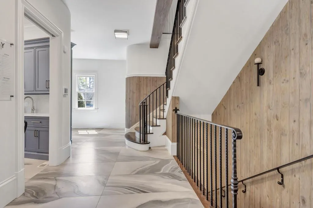 Marietta, Georgia 30067, United States, 7 Bedrooms Bedrooms, ,8 BathroomsBathrooms,Residential,Active,110386