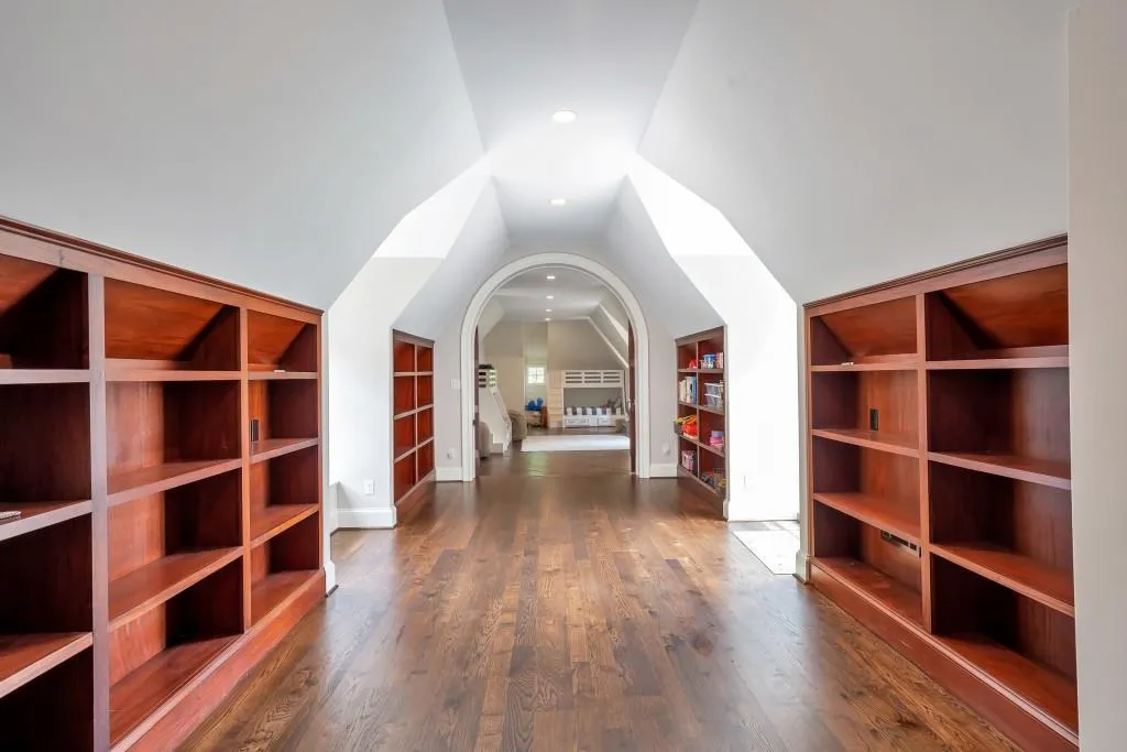 Marietta, Georgia 30067, United States, 7 Bedrooms Bedrooms, ,8 BathroomsBathrooms,Residential,Active,110386