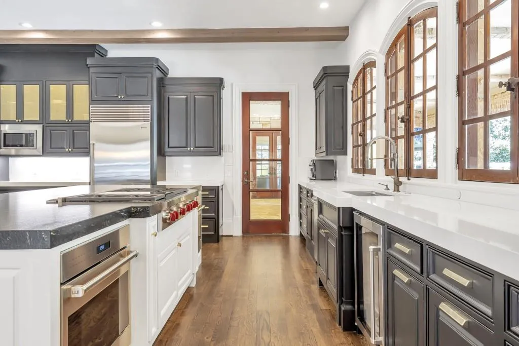 Marietta, Georgia 30067, United States, 7 Bedrooms Bedrooms, ,8 BathroomsBathrooms,Residential,Active,110386