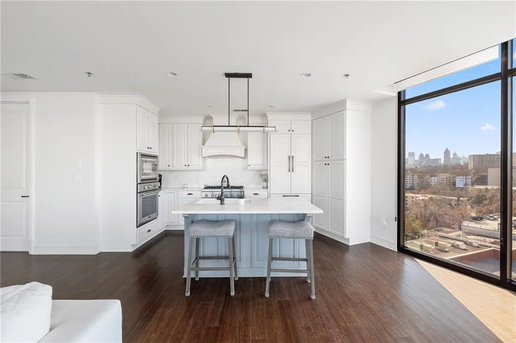 Atlanta, Georgia 30309, United States, 2 Bedrooms Bedrooms, ,3 BathroomsBathrooms,Residential,Active,78685