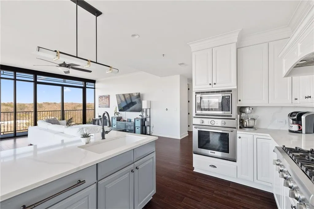 Atlanta, Georgia 30309, United States, 2 Bedrooms Bedrooms, ,3 BathroomsBathrooms,Residential,Active,78685