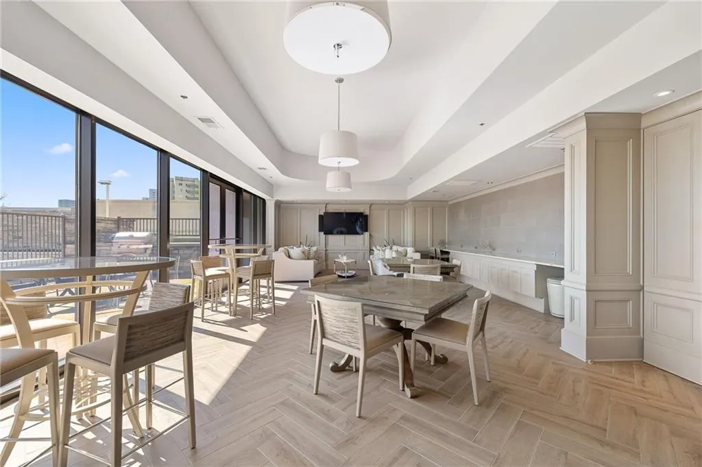 Atlanta, Georgia 30309, United States, 2 Bedrooms Bedrooms, ,3 BathroomsBathrooms,Residential,Active,78685