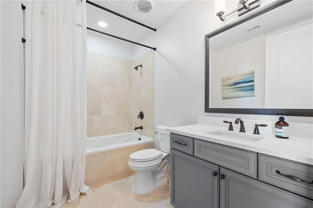 Atlanta, Georgia 30309, United States, 2 Bedrooms Bedrooms, ,3 BathroomsBathrooms,Residential,Active,78685