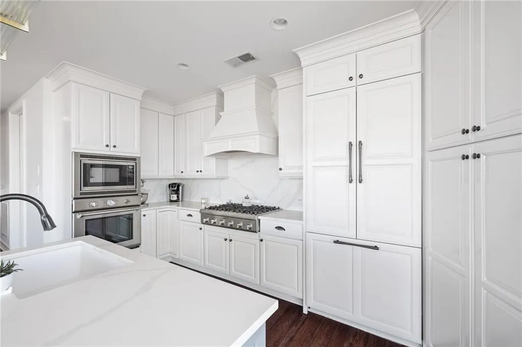 Atlanta, Georgia 30309, United States, 2 Bedrooms Bedrooms, ,3 BathroomsBathrooms,Residential,Active,78685