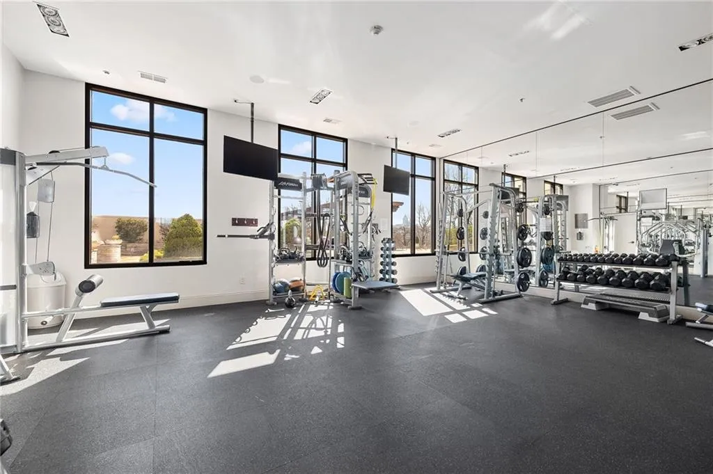 Atlanta, Georgia 30309, United States, 2 Bedrooms Bedrooms, ,3 BathroomsBathrooms,Residential,Active,78685