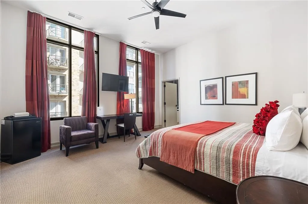 Atlanta, Georgia 30309, United States, 2 Bedrooms Bedrooms, ,3 BathroomsBathrooms,Residential,Active,78685