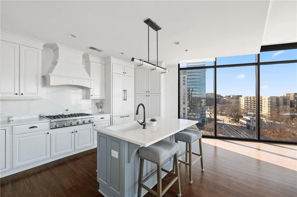 Atlanta, Georgia 30309, United States, 2 Bedrooms Bedrooms, ,3 BathroomsBathrooms,Residential,Active,78685