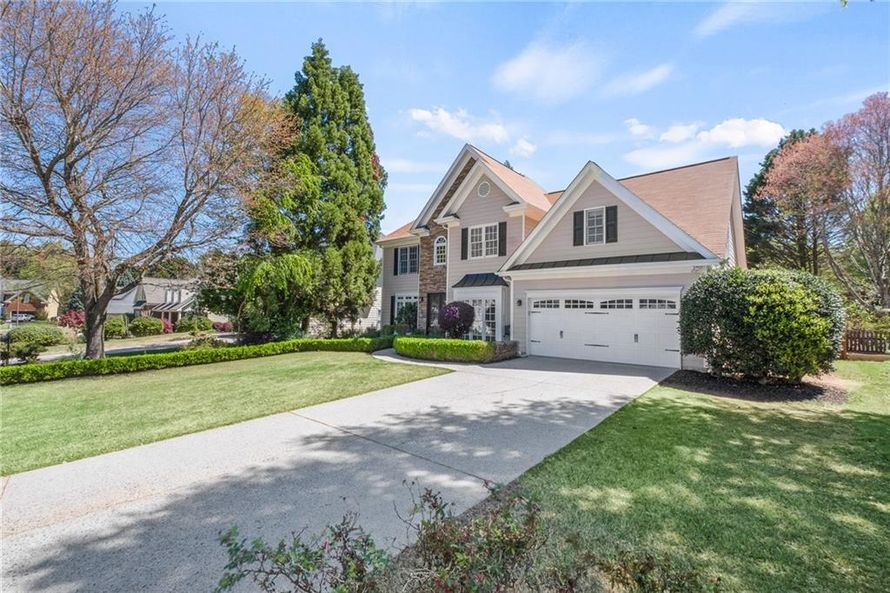 555 Rose Border Dr, Roswell, GA 30075 for sale - Stessa