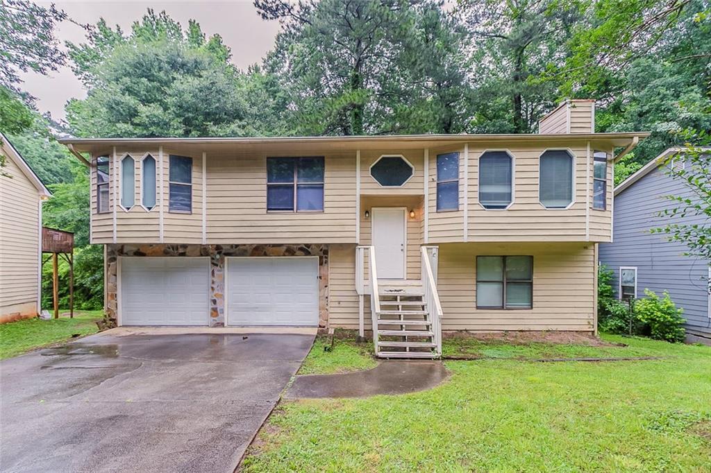 2218 Lowtrail Court, Lithonia, Georgia image 1