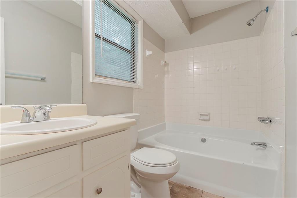2218 Lowtrail Court, Lithonia, Georgia image 15