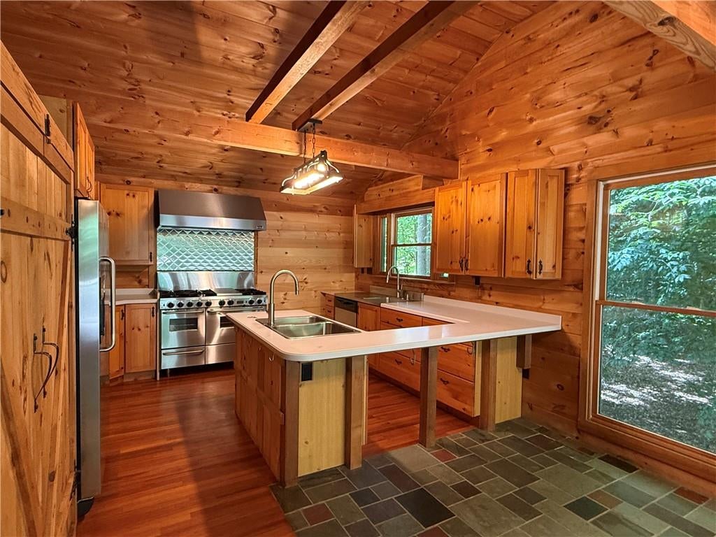 2405 Mountain Road
