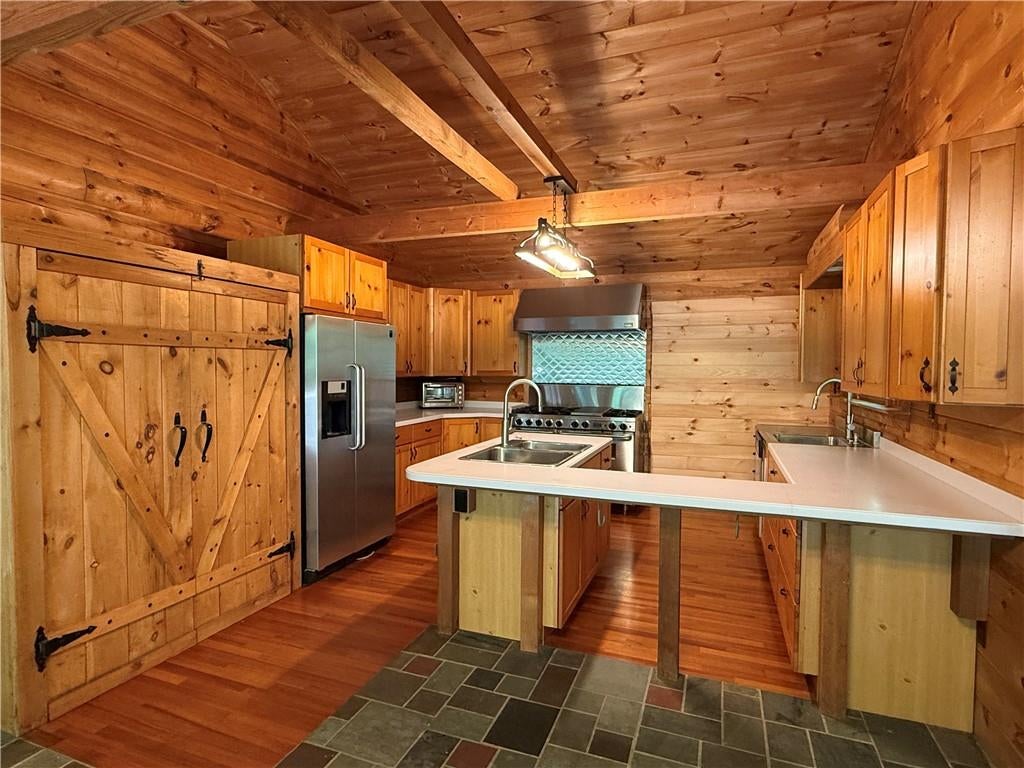 2405 Mountain Road