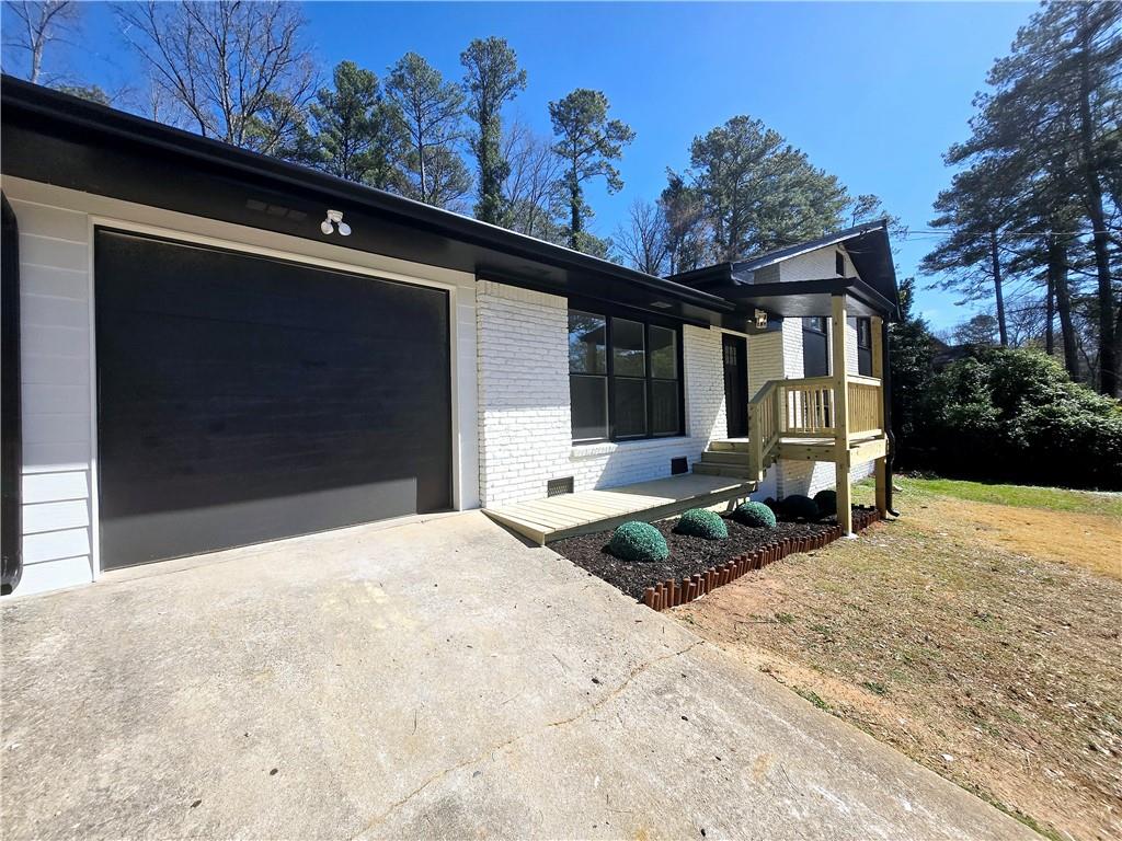 2400 Glenrock Drive, Decatur, Georgia image 2