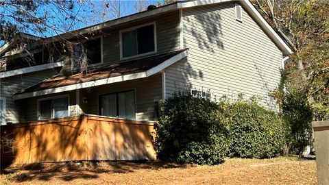 Homes For Sale - 8560 Creekwood Way<br/> Jonesboro, GA 30238