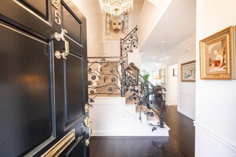 Townhouse For Sale - 2525 Peachtree Road #25<br/> Atlanta, GA 30305