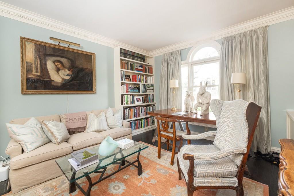 2525 Peachtree Road NE 25