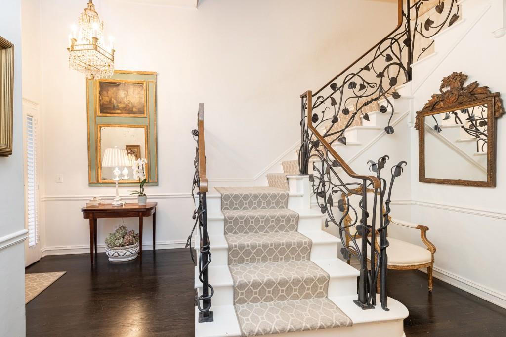 2525 Peachtree Road NE 25