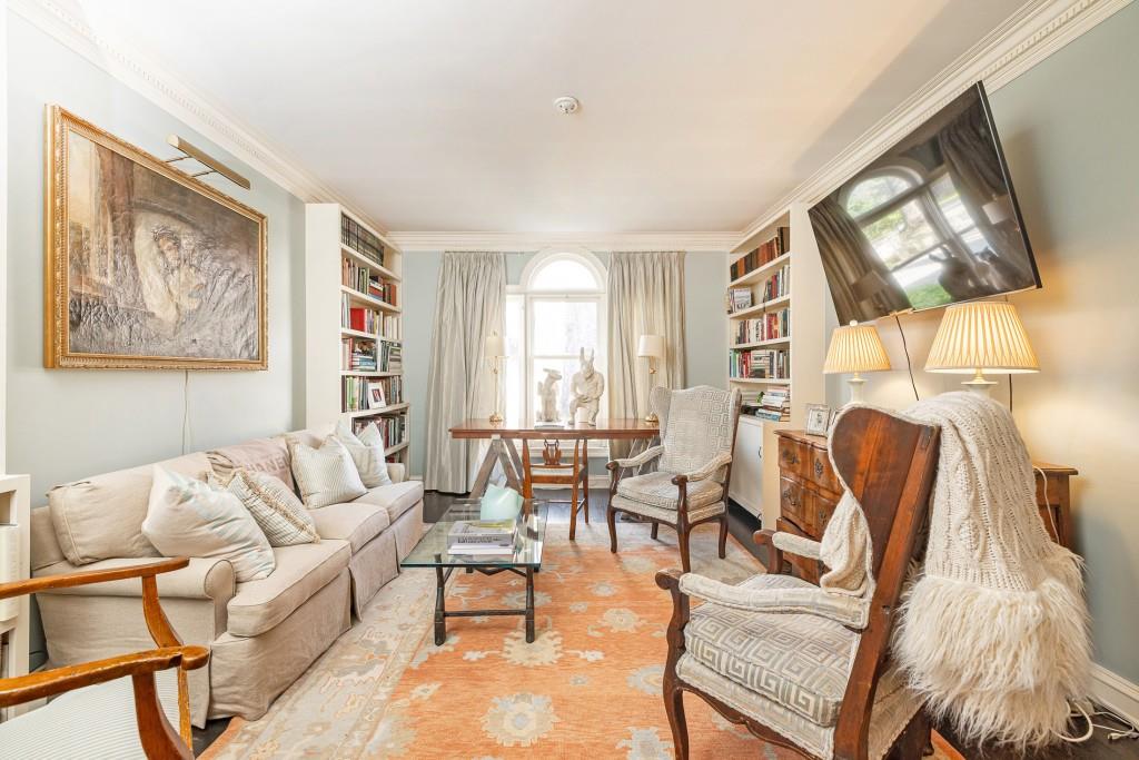 2525 Peachtree Road NE 25