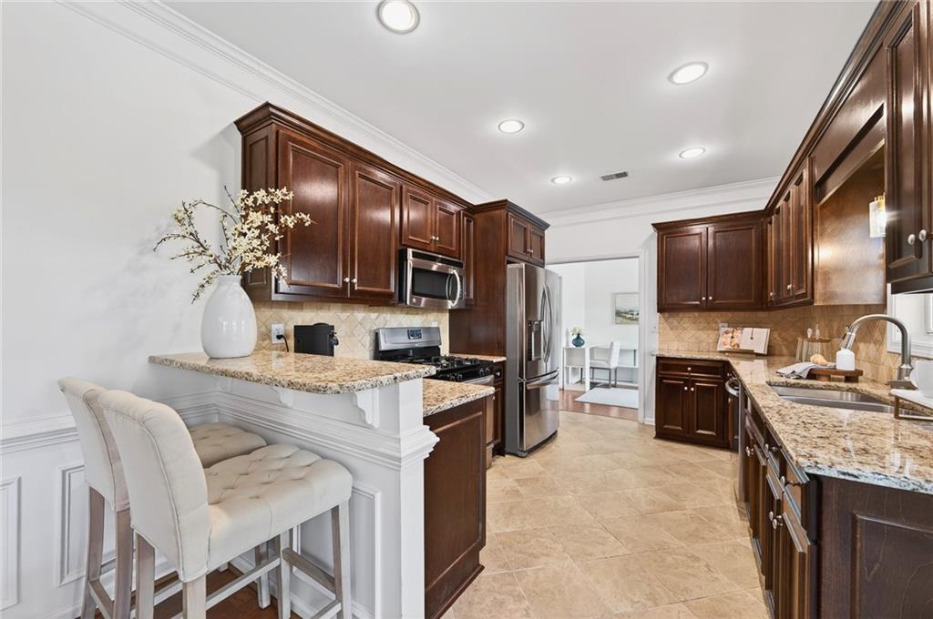 2700 Laurelwood Lane