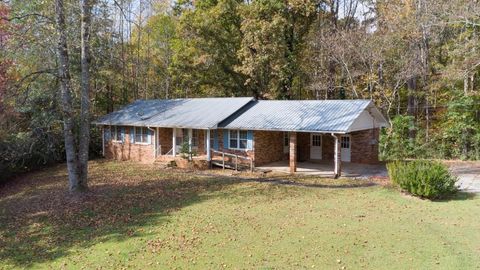 A home in Dahlonega