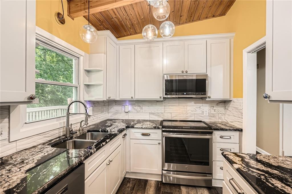 2648 Woodacres Road, Atlanta, Georgia image 11